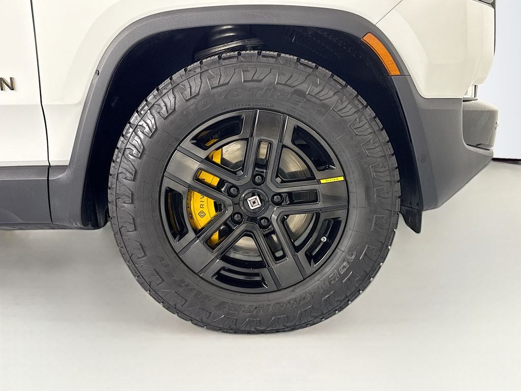 Thumbnail: 2023 Rivian R1T - 32