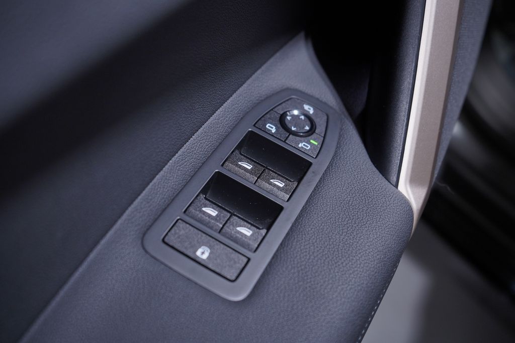 Thumbnail: 2026 BMW iX - 16