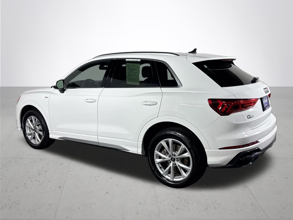 2022 Audi Q3 Premium