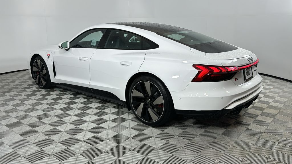 2025 Audi e-tron GT Premium Plus 3