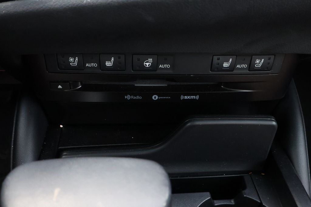 Thumbnail: 2022 Lexus ES - 23