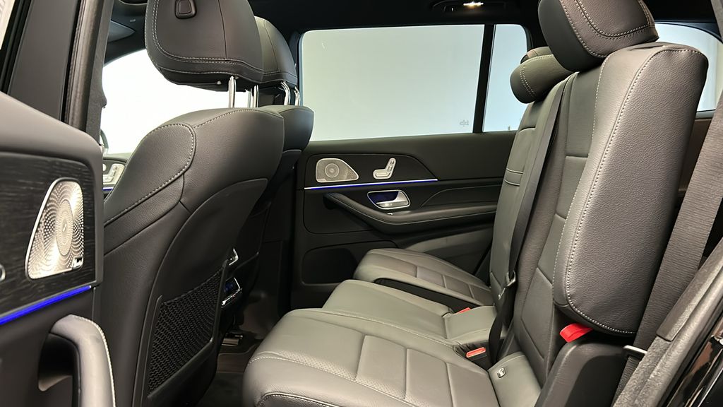 2025 Mercedes-Benz GLS 450 4MATIC 23