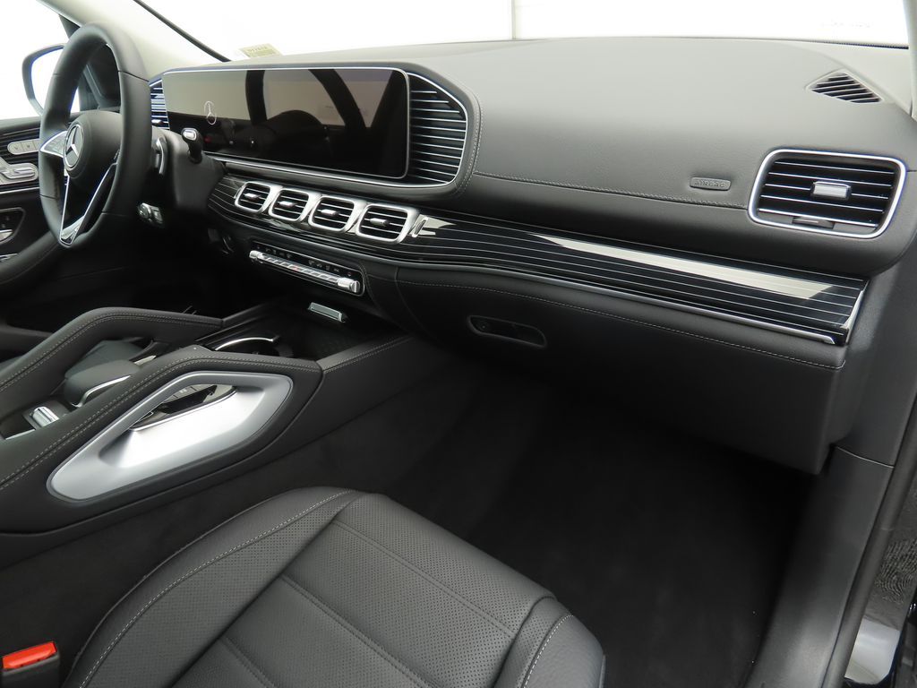 Thumbnail: 2026 Mercedes-Benz GLE - 17