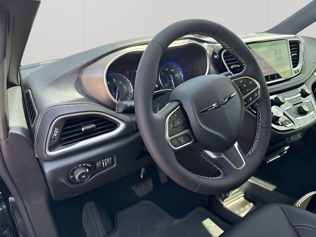 2025 Chrysler Pacifica Select - Photo 19