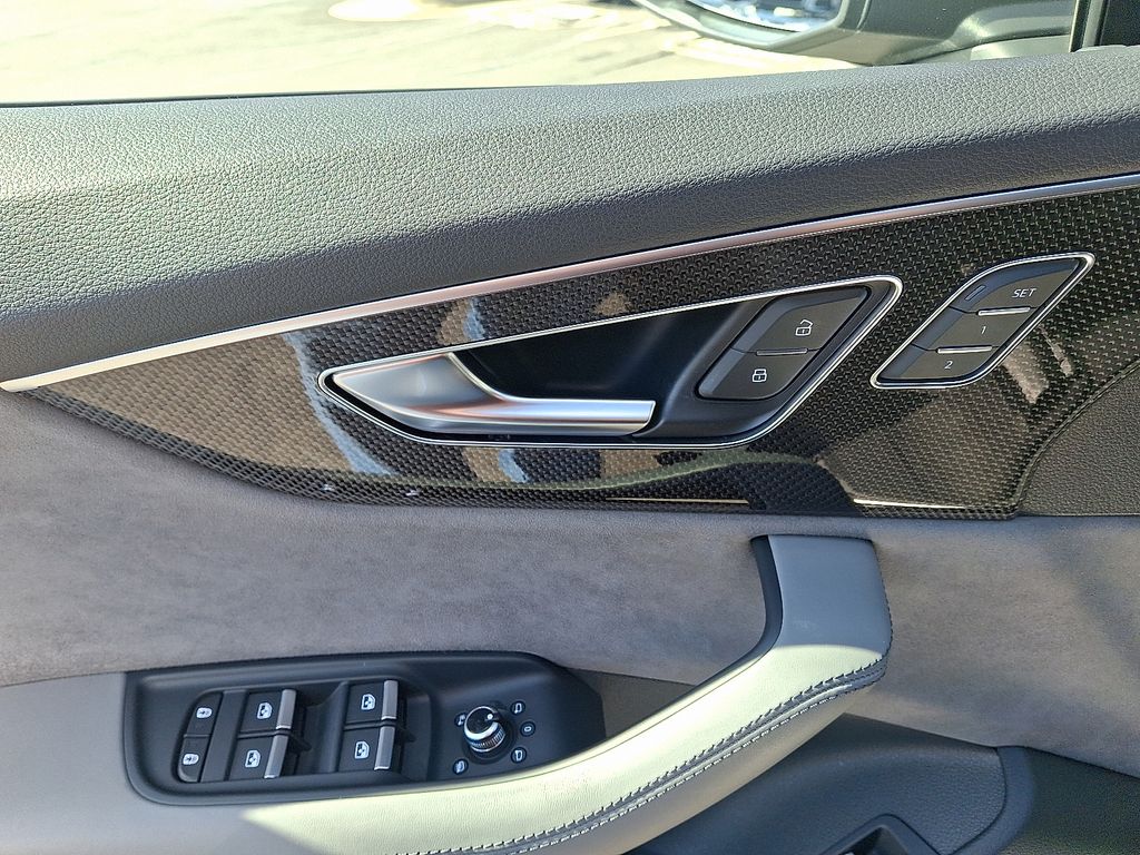 Thumbnail: 2021 Audi SQ7 - 12