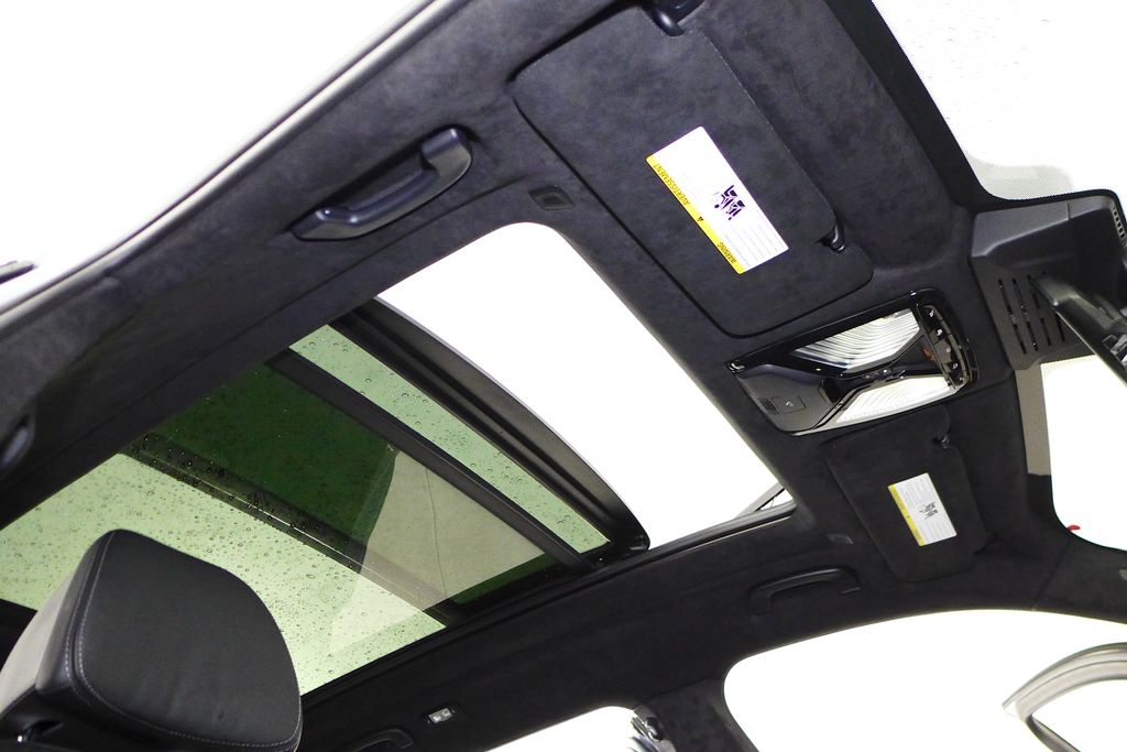 Thumbnail: 2024 BMW X7 - 17