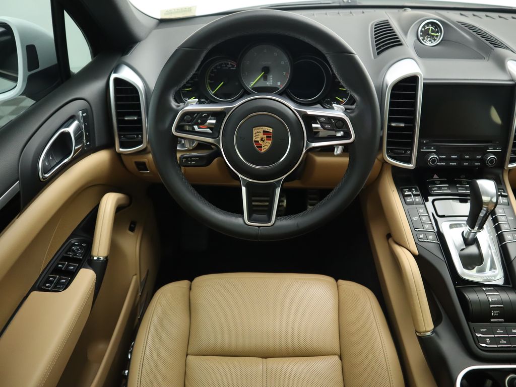 Thumbnail: 2018 Porsche Cayenne - 10