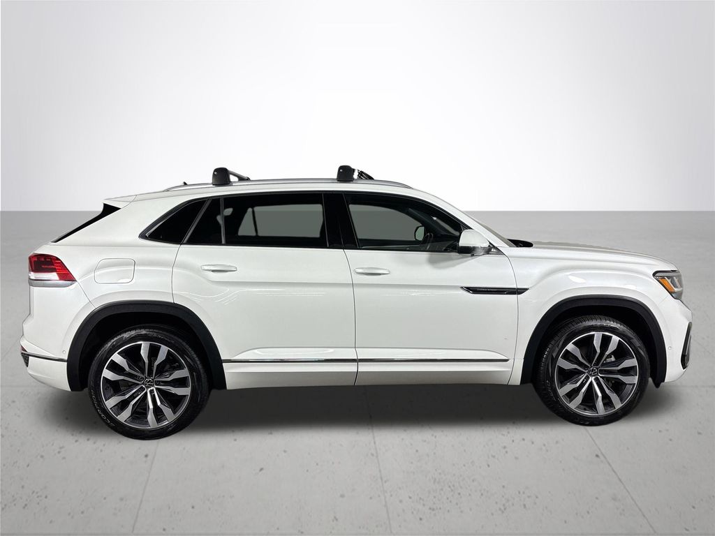2022 Volkswagen Atlas Cross Sport V6 SEL Premium R-Line photo 4