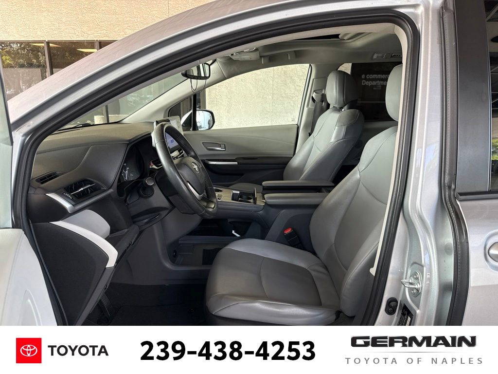 Used 2022 Silver Toyota XLE image 13