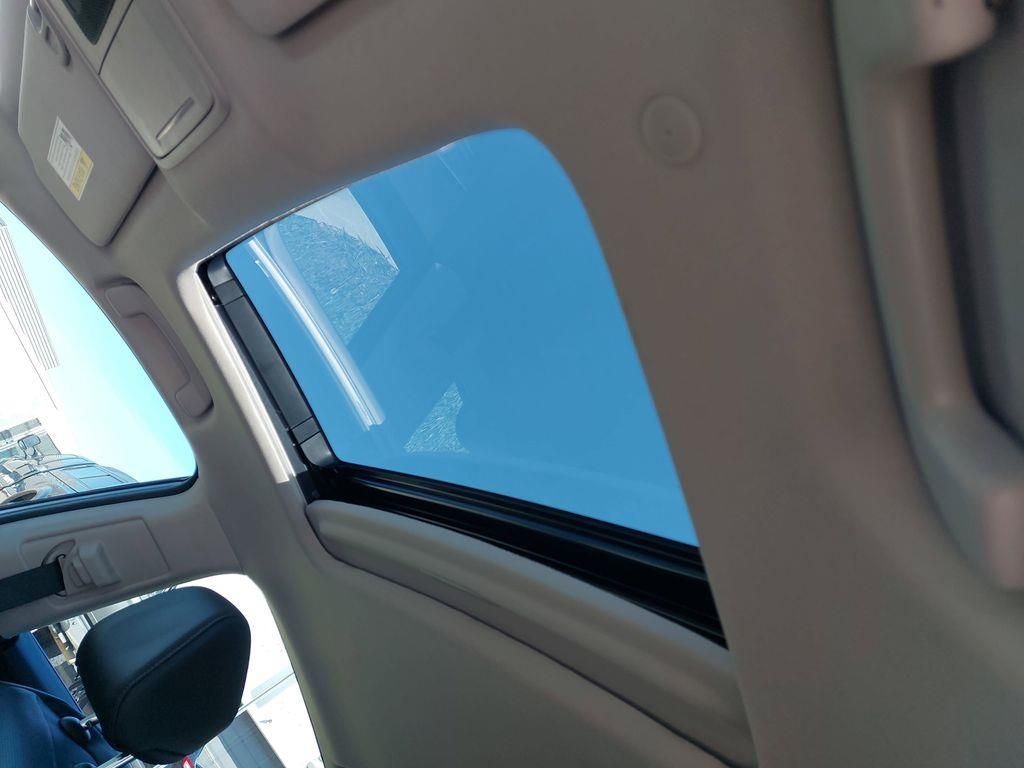 Used 2024  Honda Touring image 28