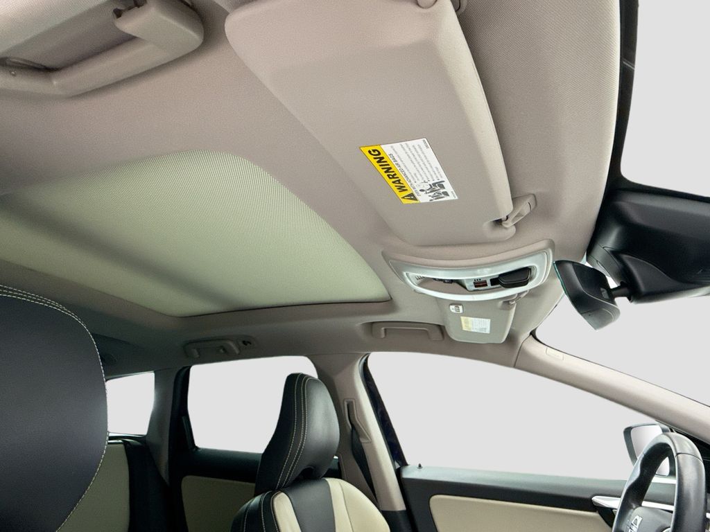 Thumbnail: 2017 Volvo XC60 - 17