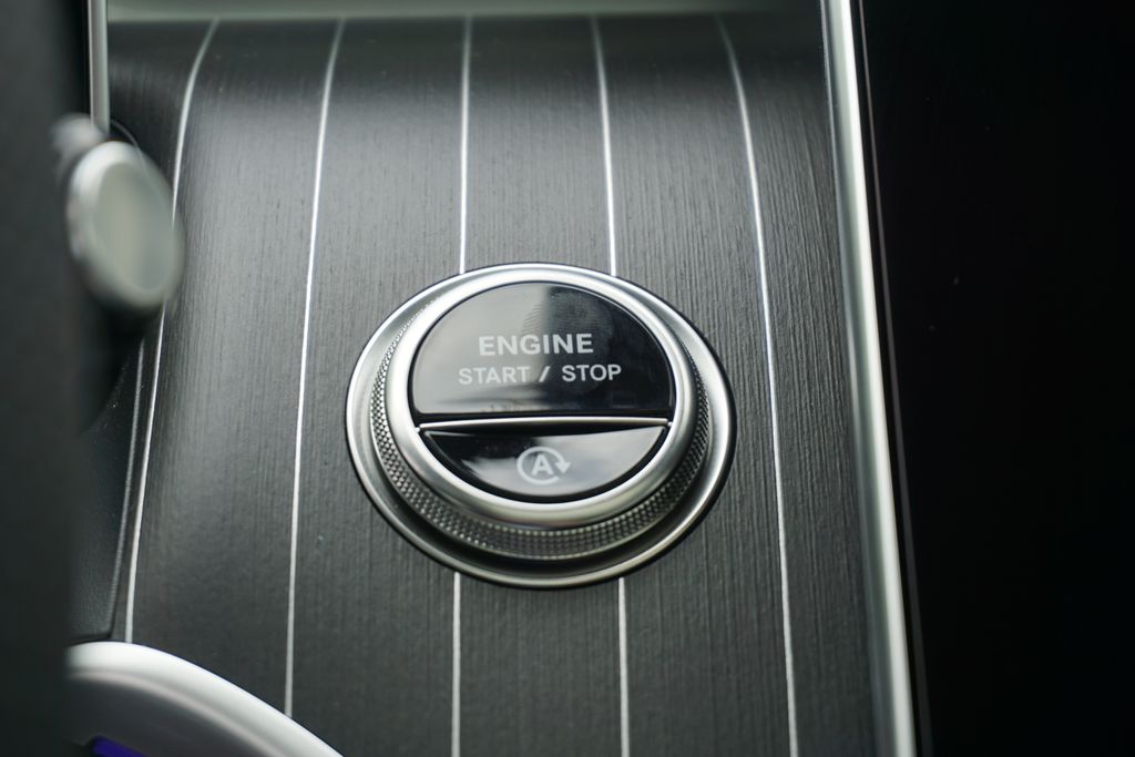 2025 Mercedes-Benz GLC 300 30