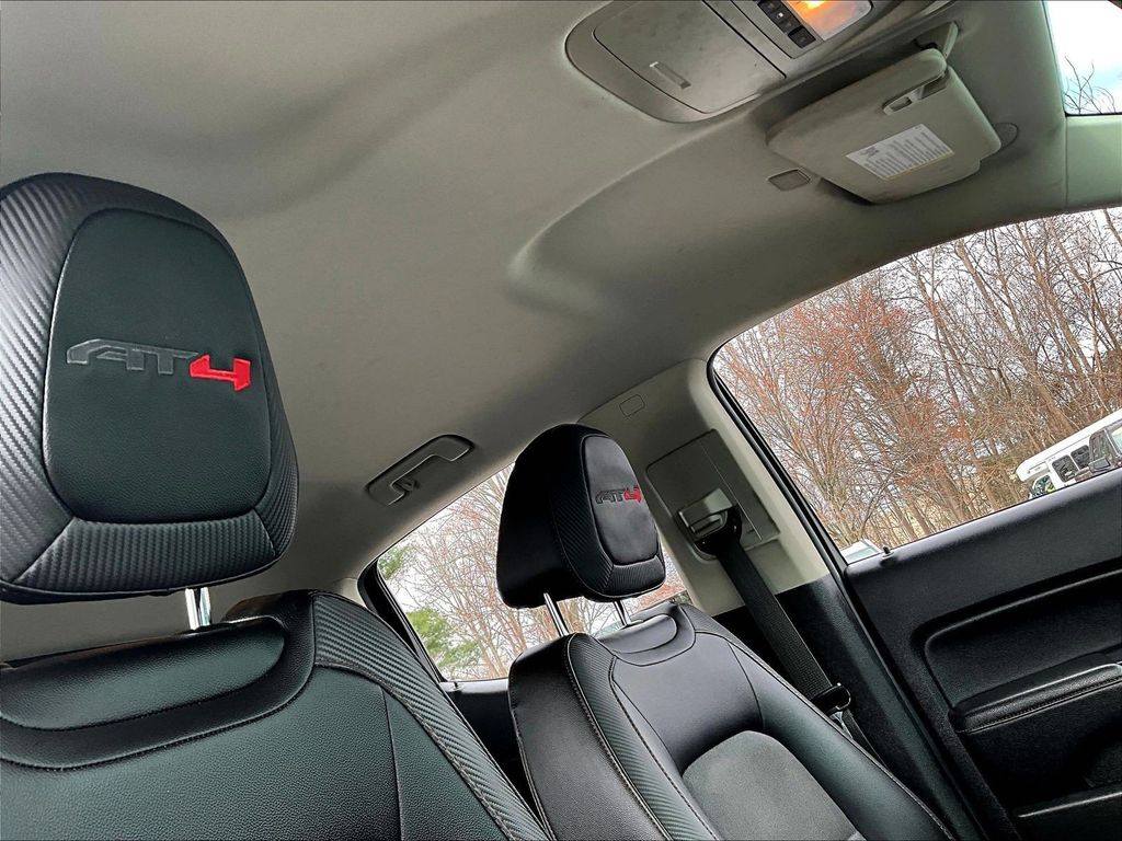 2022 GMC Canyon — photo 22