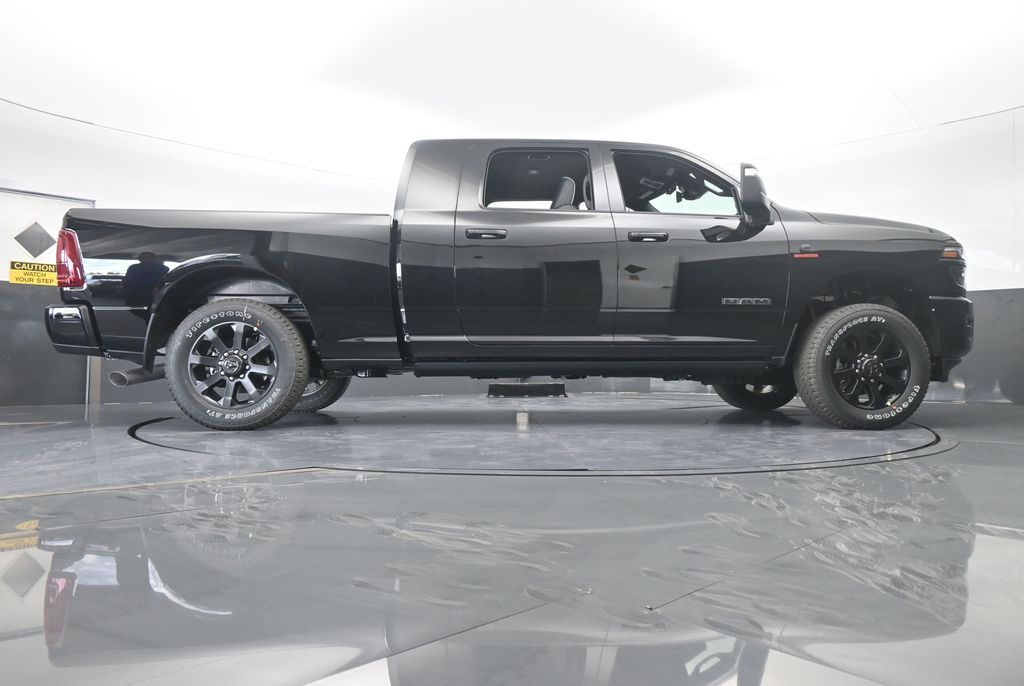 New 2026 Diamond Black Crystal Pearlcoat Ram Laramie image 61
