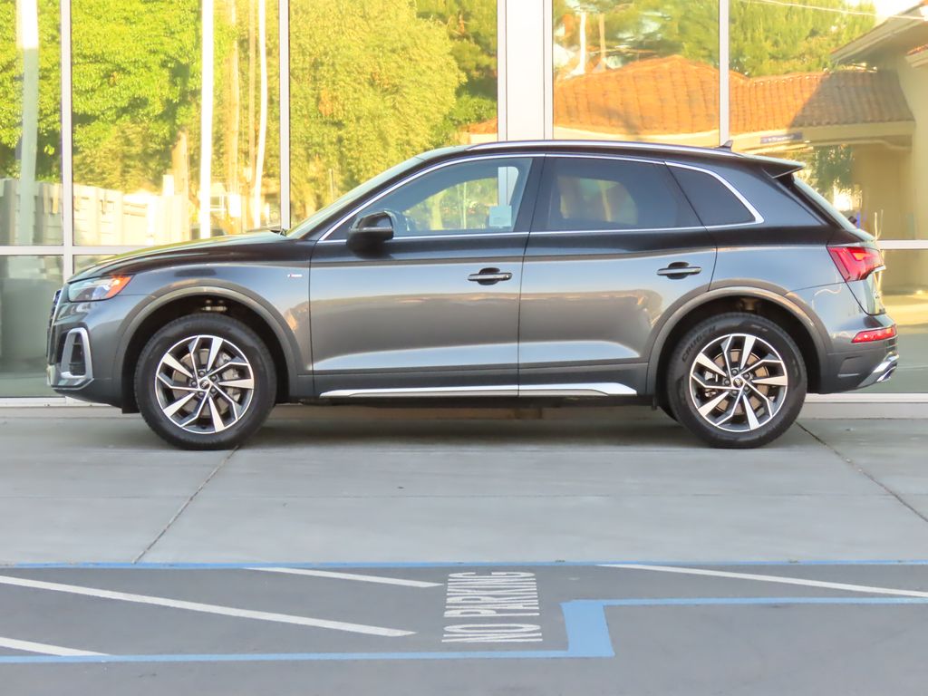2022 Audi Q5 e Premium 2
