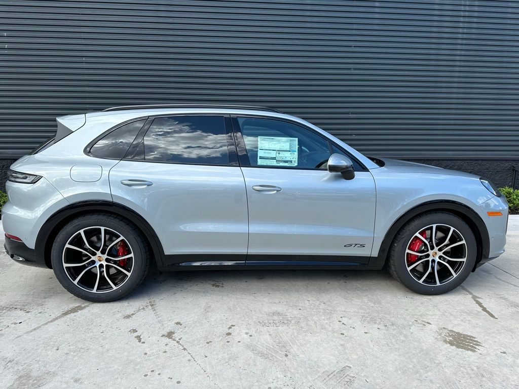 2025 Porsche Cayenne GTS 11
