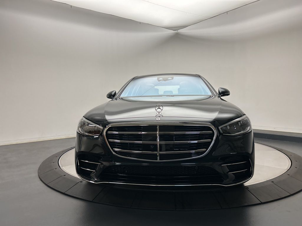 Thumbnail: 2025 Mercedes-Benz S-Class - 2