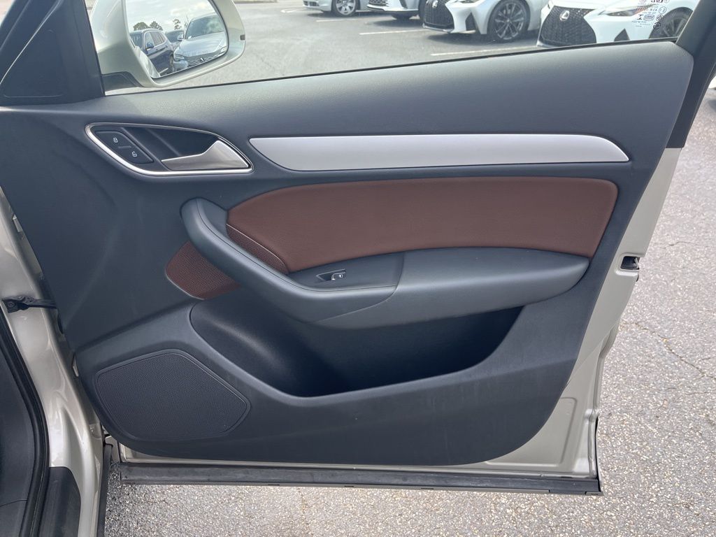 Thumbnail: 2017 Audi Q3 - 14