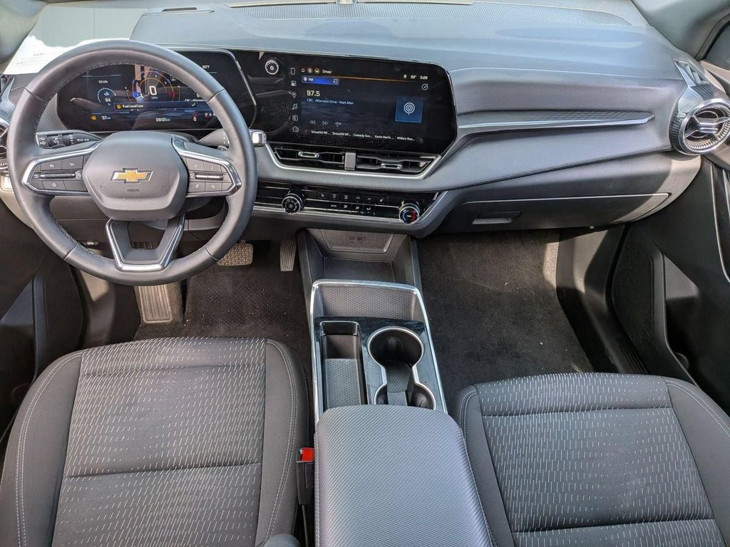 2025 Chevrolet Equinox LT - Photo 23
