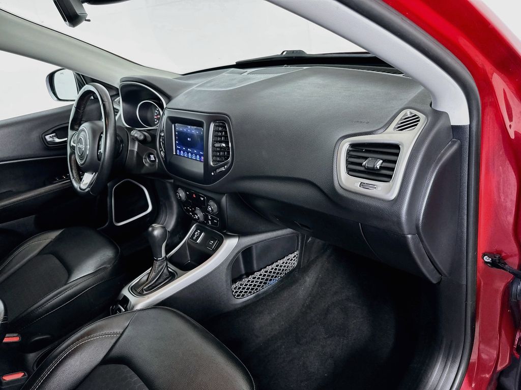 Thumbnail: 2019 Jeep Compass - 28