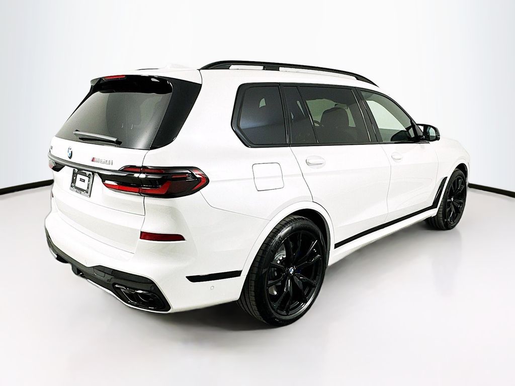 2025 BMW X7 M60i 5