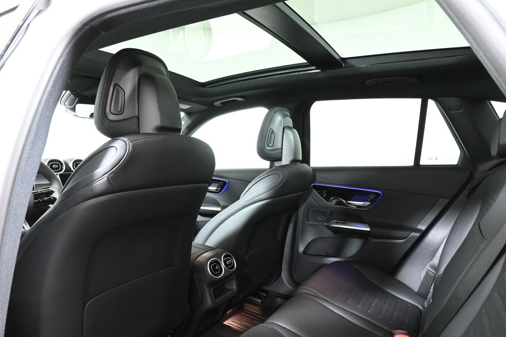 2025 Mercedes-Benz GLC 350 23