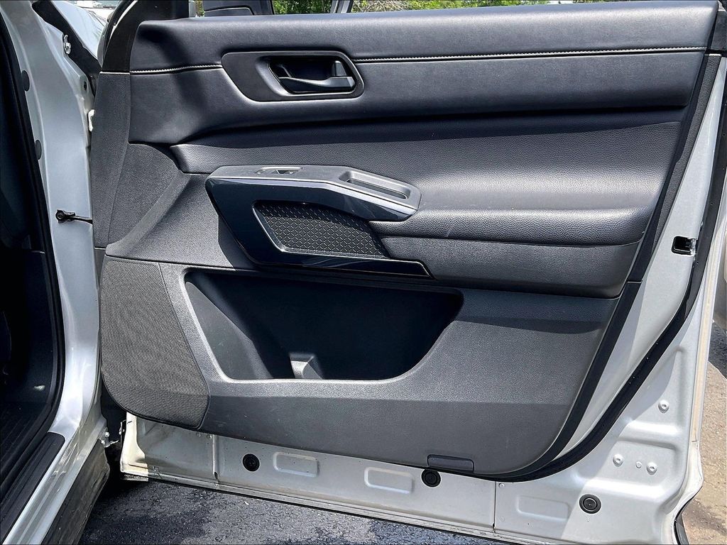 2024 Nissan Pathfinder — photo 26