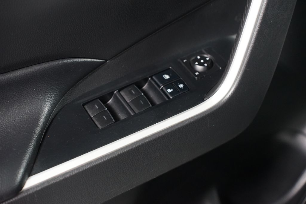 Thumbnail: 2022 Toyota RAV4 - 30