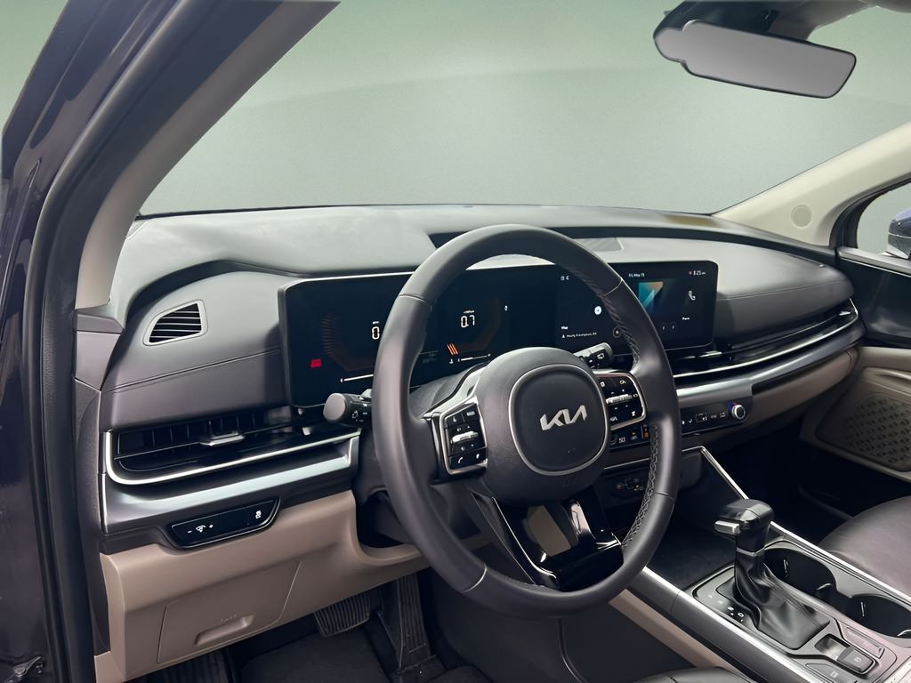 Used 2025 Kia Carnival Van