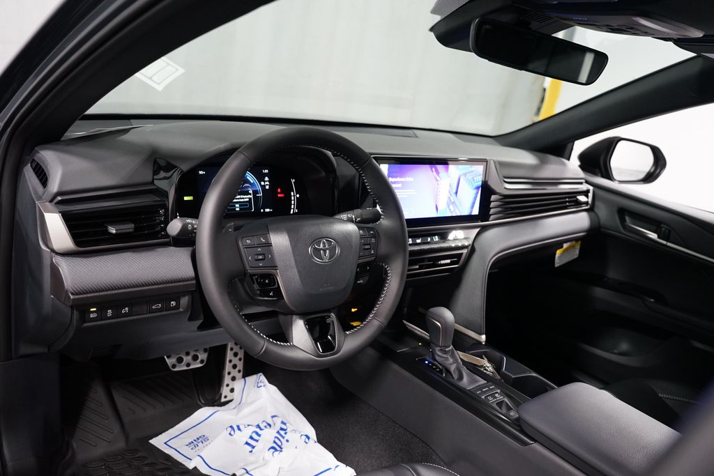 Thumbnail: 2025 Toyota Camry - 11