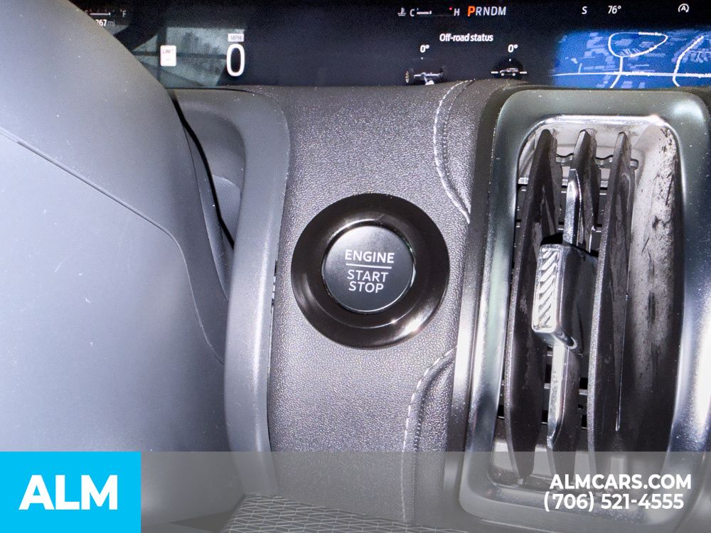 Used 2025 Black Metallic Ford Platinum image 27