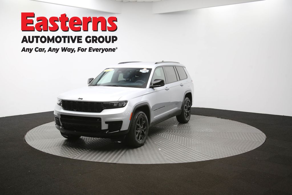 Used 2024 Silver Jeep Altitude image 54
