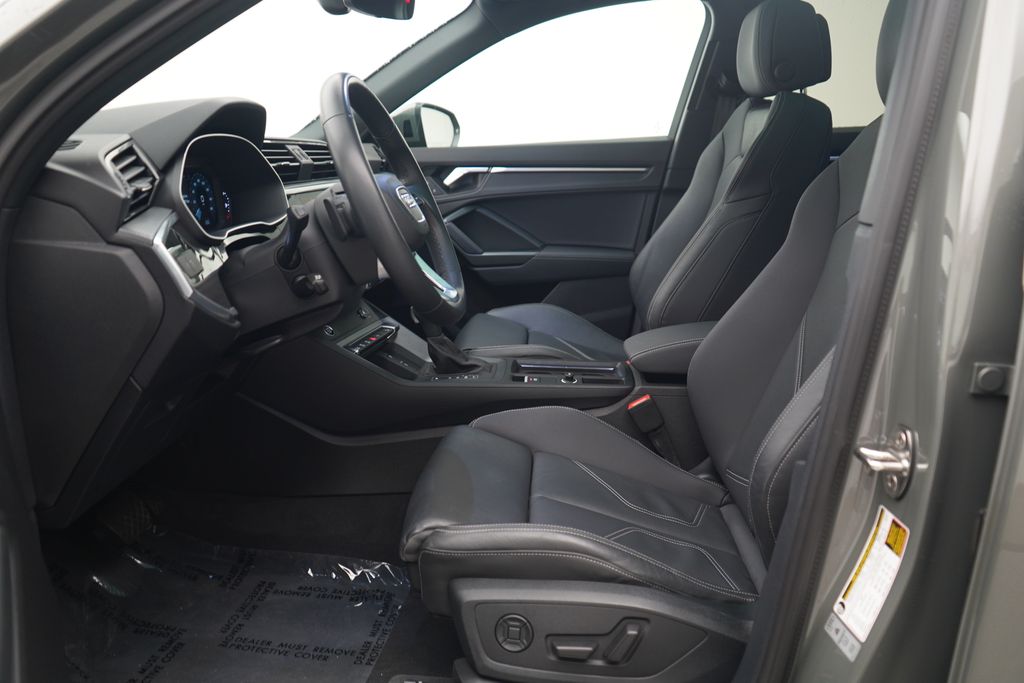 Thumbnail: 2023 Audi Q3 - 6