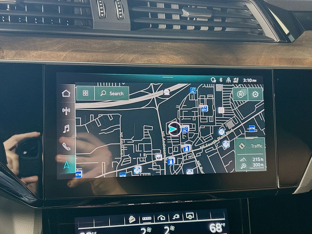 2021 Audi e-tron Premium Plus