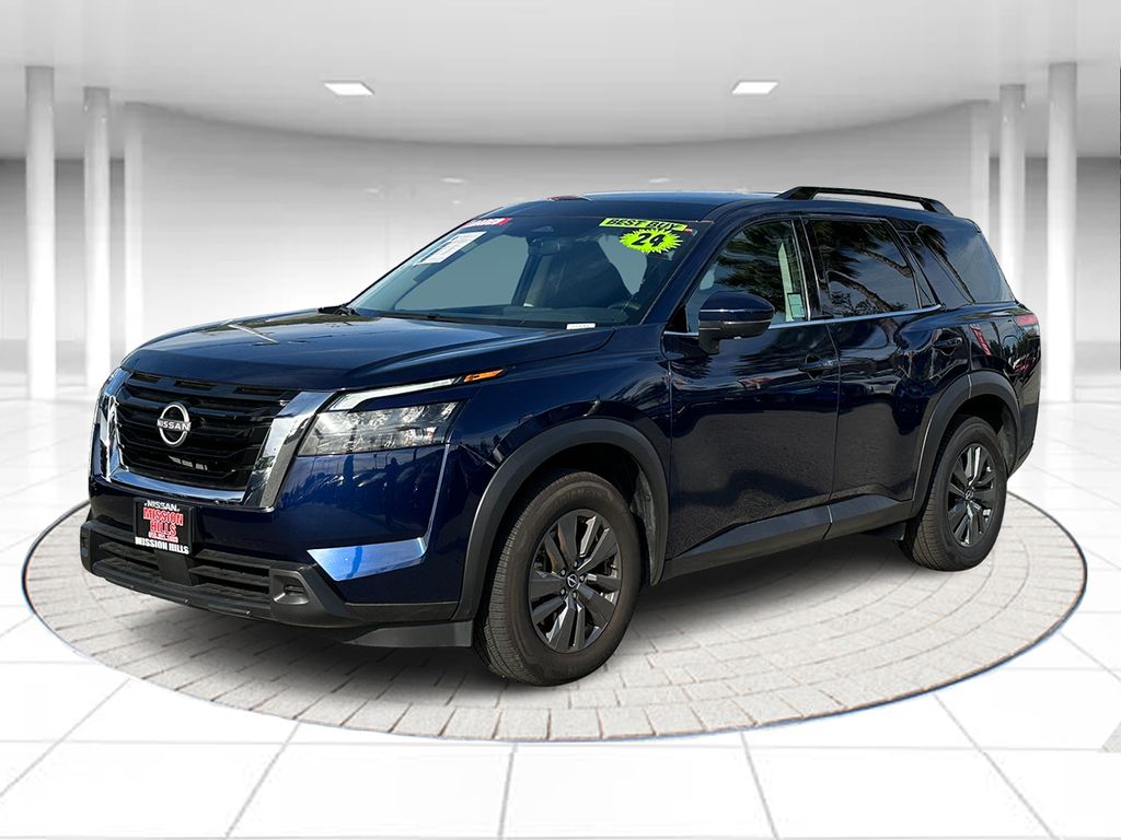 2024 Nissan Pathfinder SV