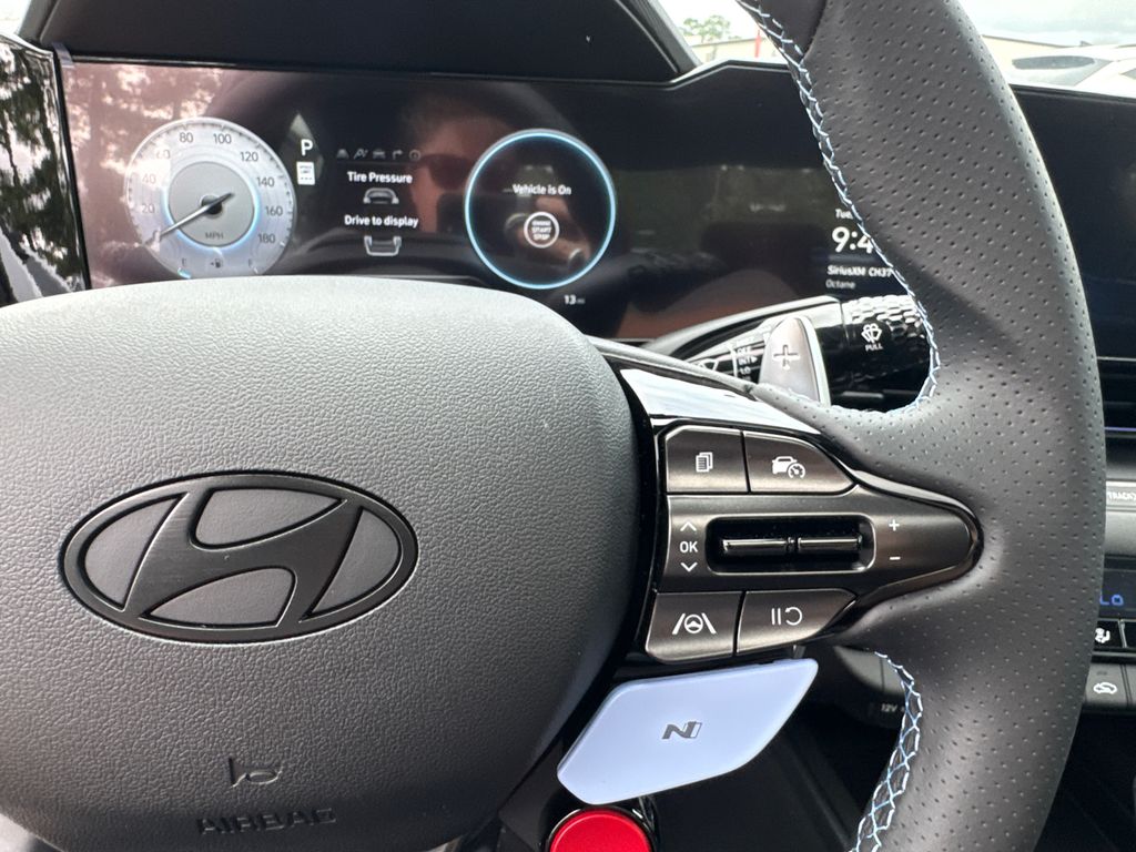 2025 Hyundai Elantra N Base photo 16