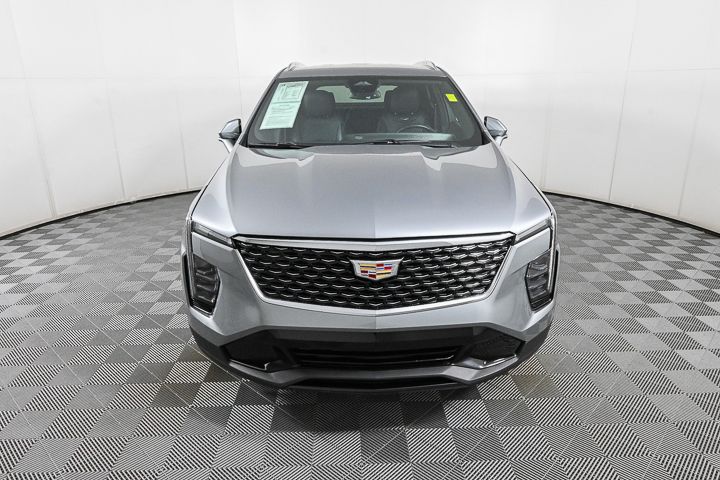 2024 Cadillac XT4 Premium Luxury 2