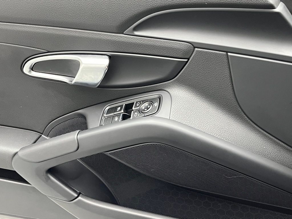 2023 Porsche 718 Cayman  24