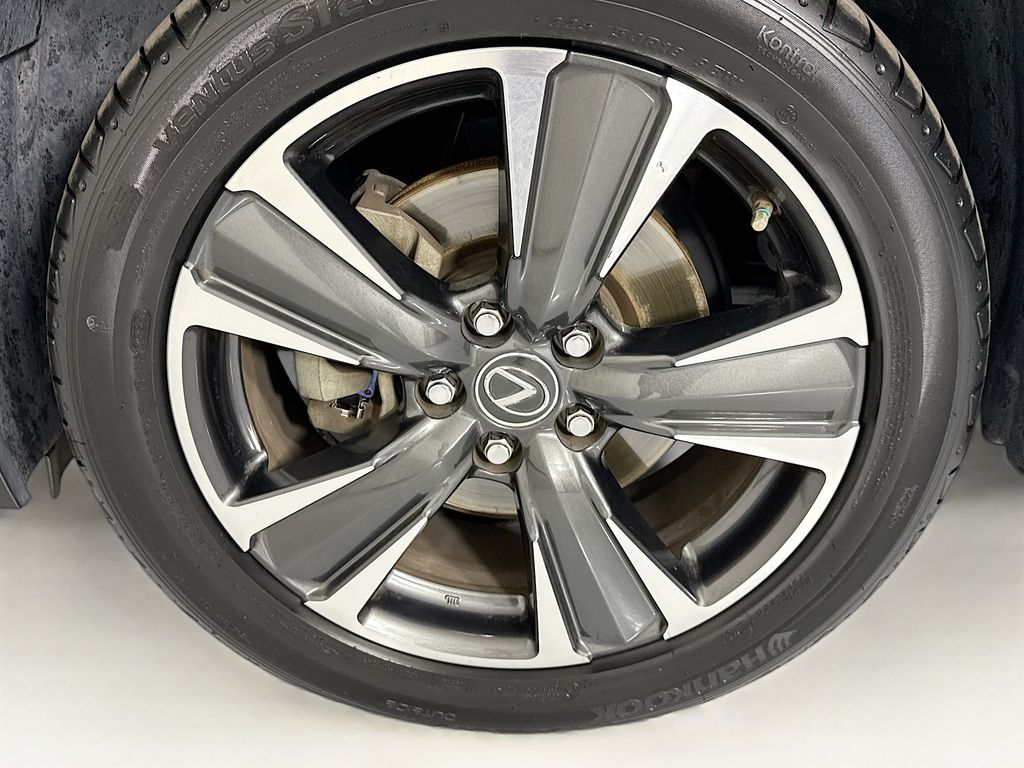 Thumbnail: 2019 Lexus UX - 30