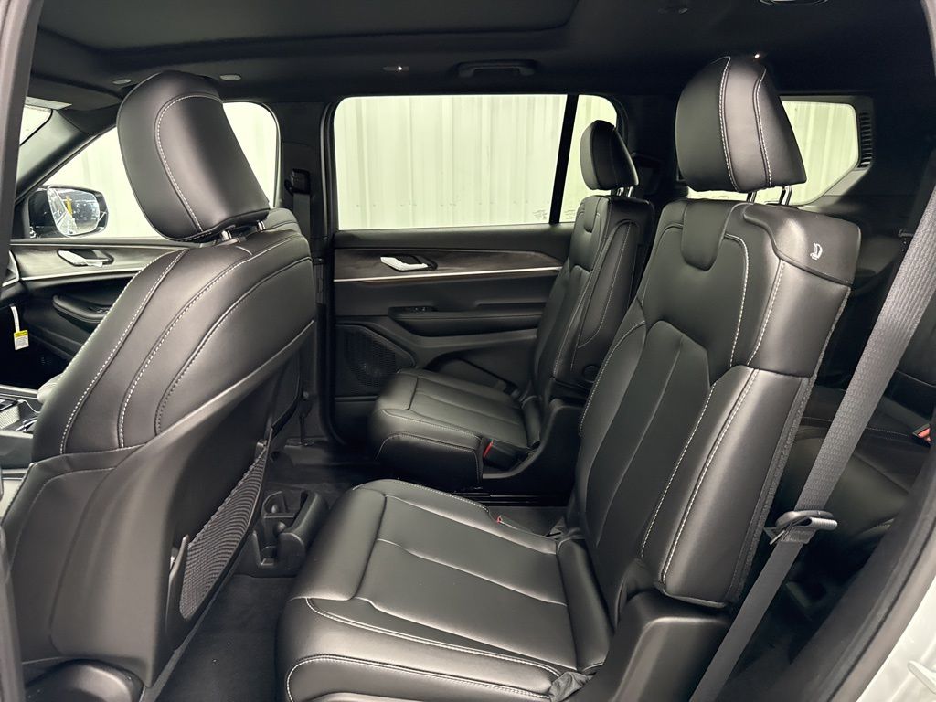 2025 Jeep Grand Cherokee L Limited - 10