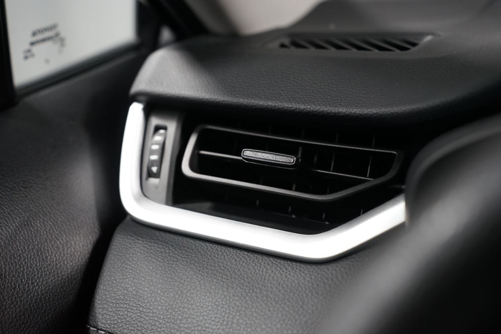 Thumbnail: 2024 Toyota RAV4 - 25