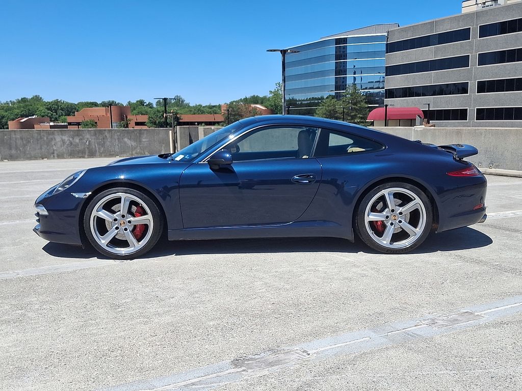 Thumbnail: 2014 Porsche 911 - 2