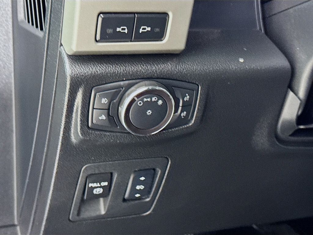Used Car 2018 Ford F-150  Lariat For Sale Under $30,000 In Austin, Texas