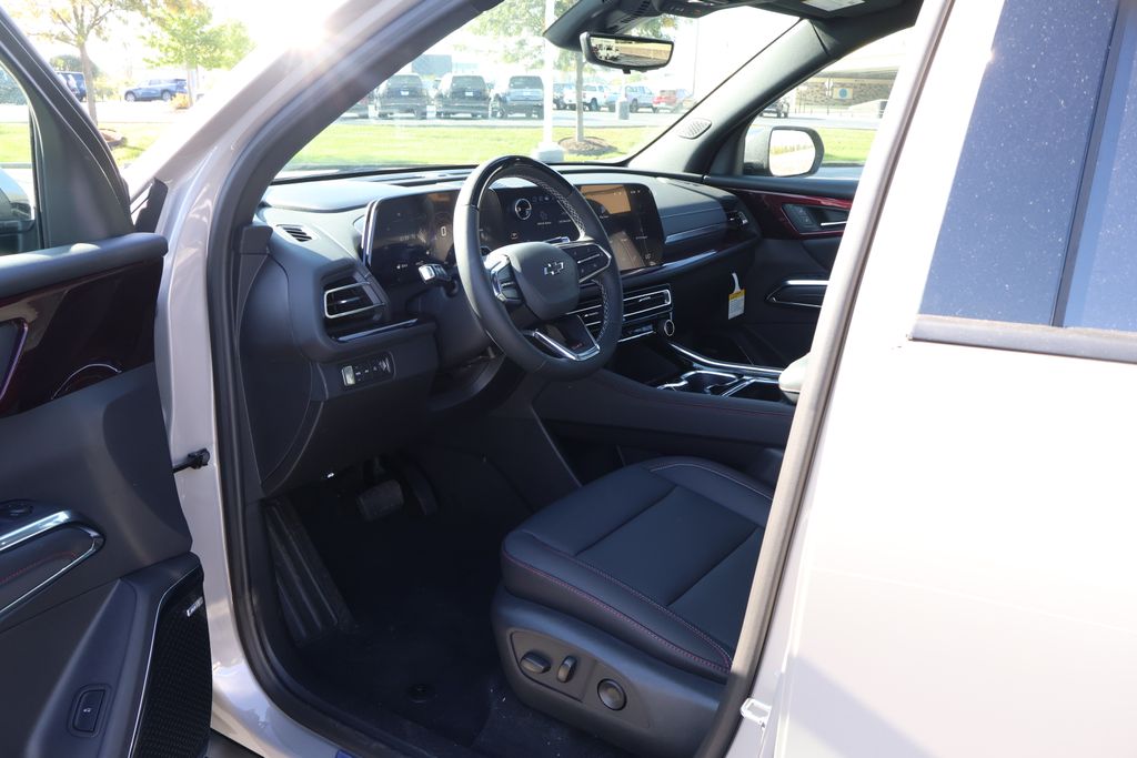 Thumbnail: 2026 Chevrolet Traverse - 13