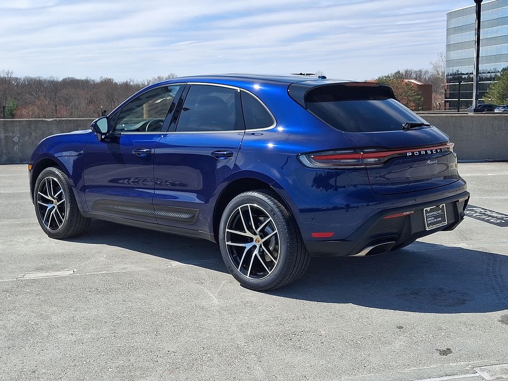 Thumbnail: 2023 Porsche Macan - 3
