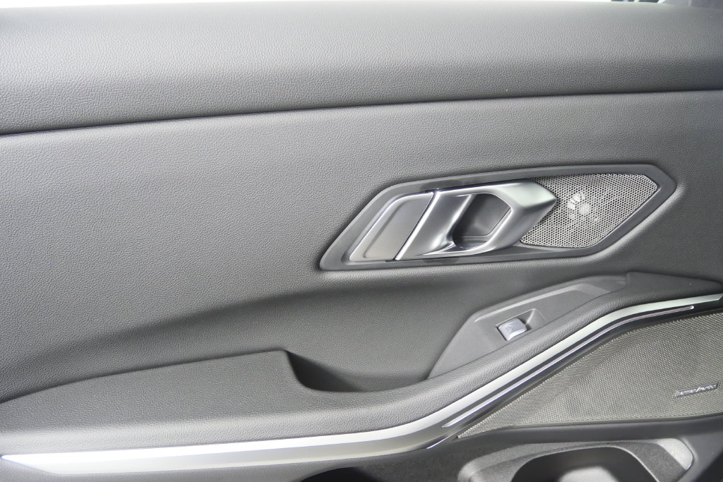 Thumbnail: 2026 BMW 3 Series - 13
