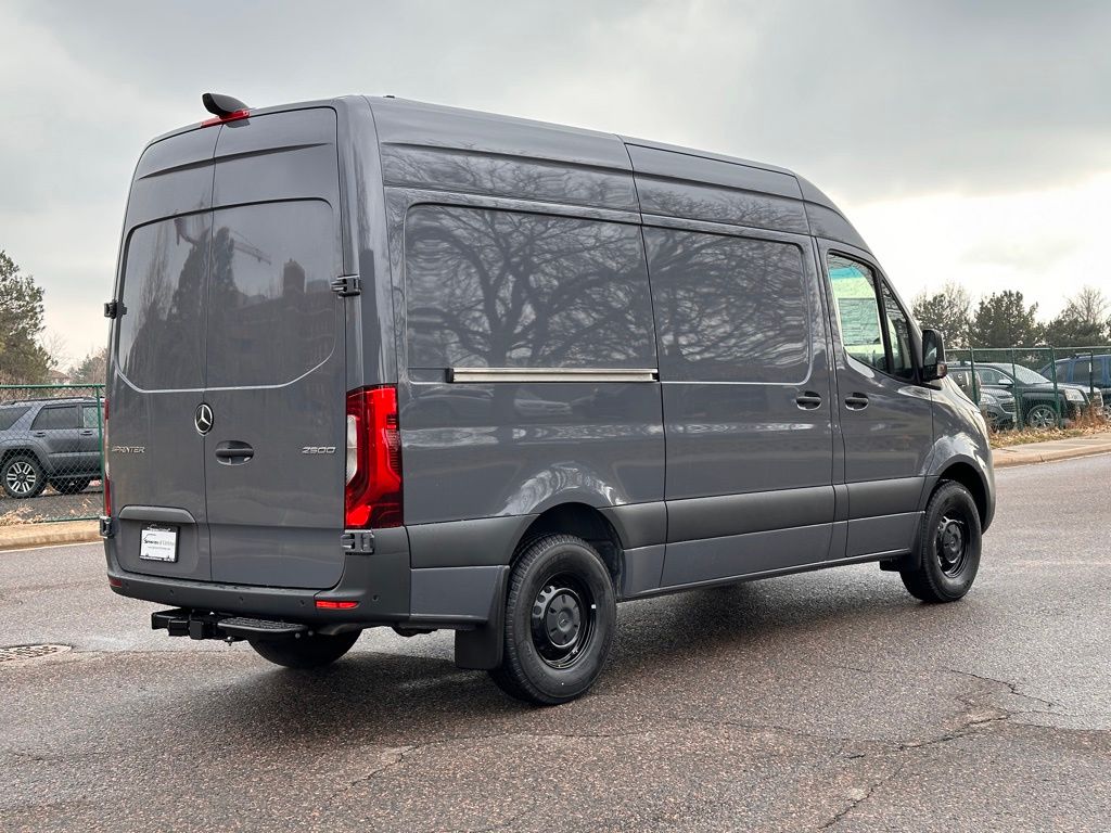 2024 Mercedes-Benz Sprinter 2500 Cargo 144 WB 2