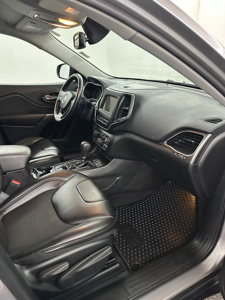 used 2019 Jeep Cherokee car, priced at $15,985