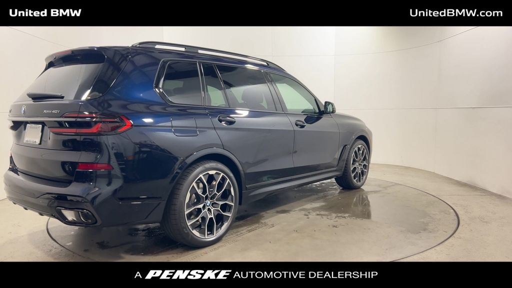 Thumbnail: 2026 BMW X7 - 8