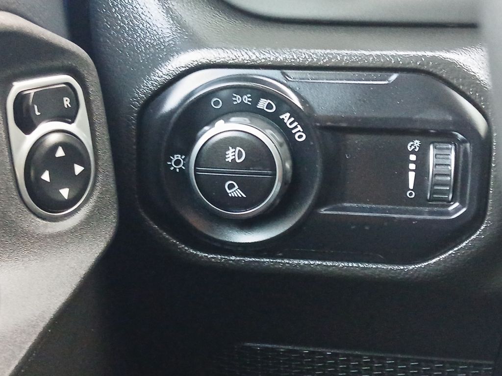 Used Car 2023 Jeep Gladiator  Texas Trail For Sale Under $35,000 In Austin, Texas
